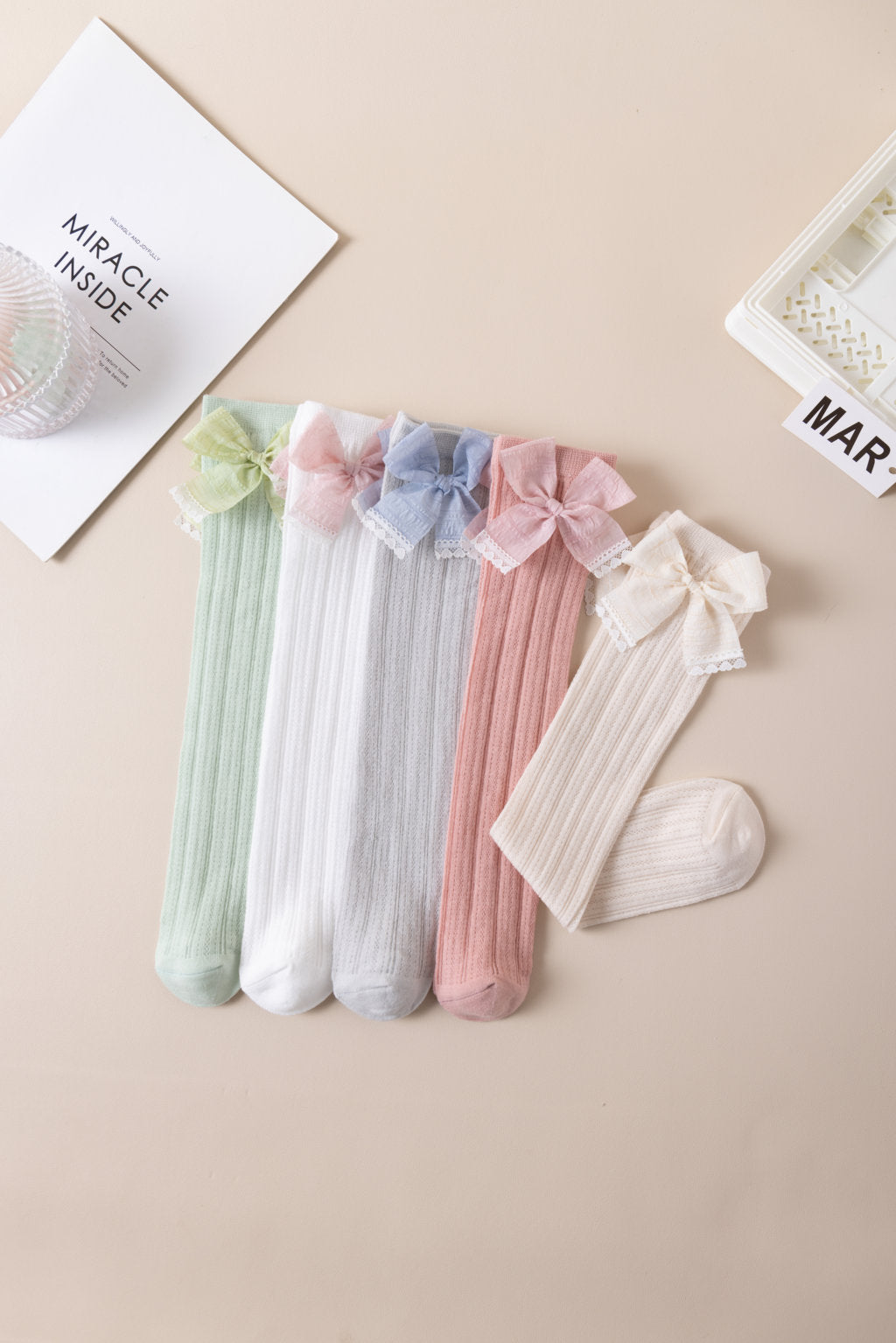 FRILL DETAILED BOW APPLIQUE KNEE LENGTH SOCKS
