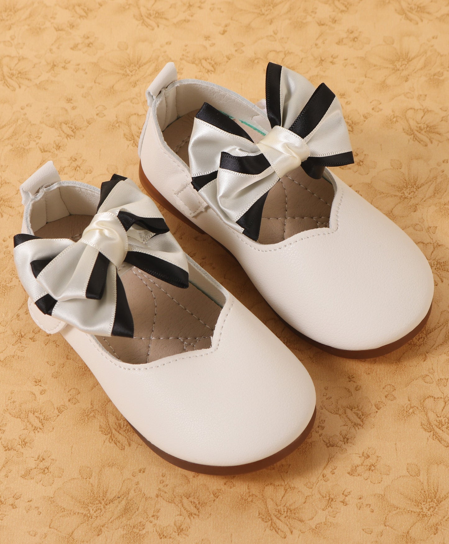 LAYERED BOW APPLIQUE VELCRO CLOSURE BELLIES - WHITE
