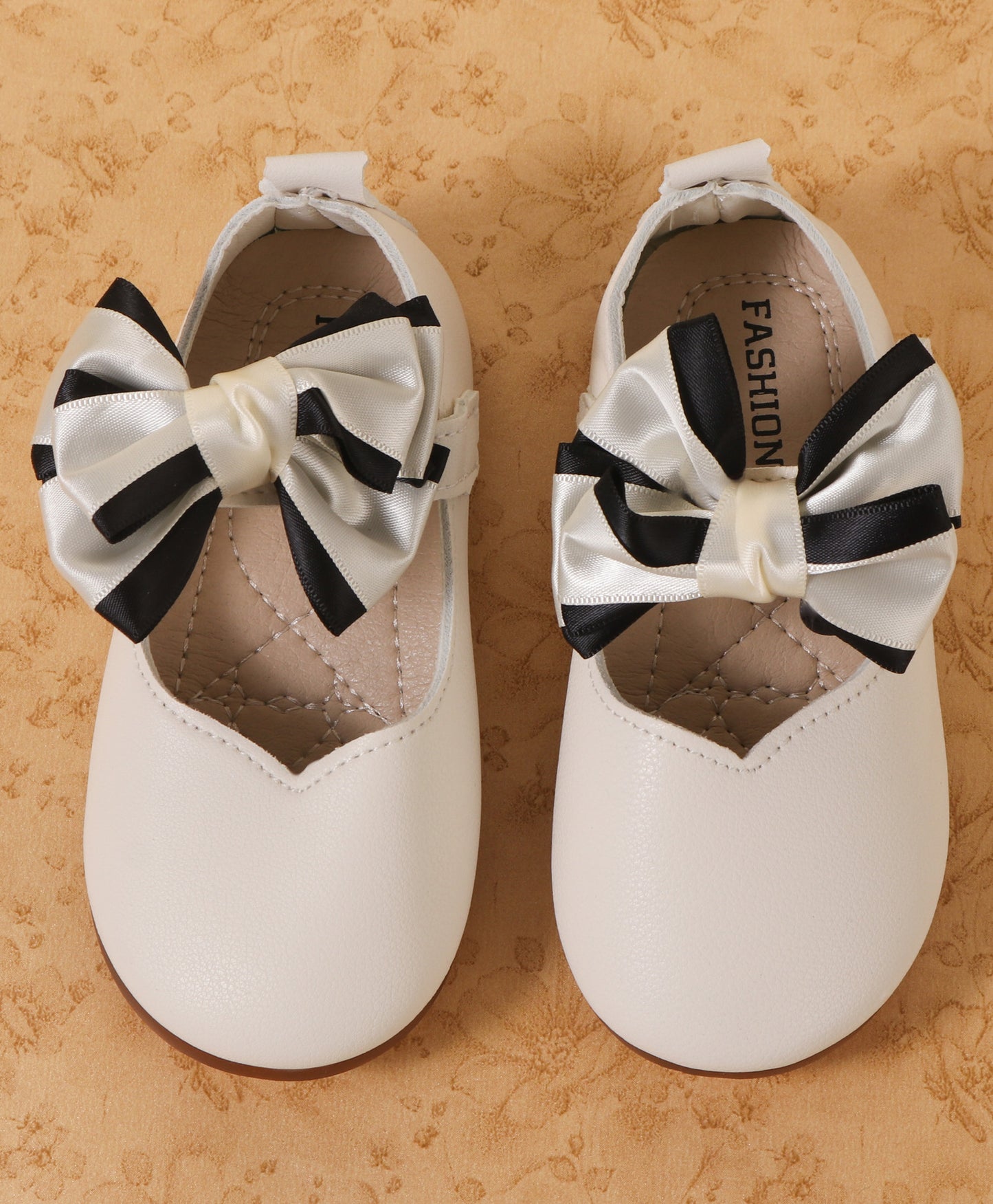 LAYERED BOW APPLIQUE VELCRO CLOSURE BELLIES - WHITE